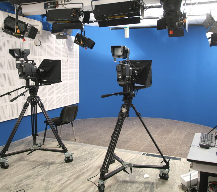Television_studio_HTV